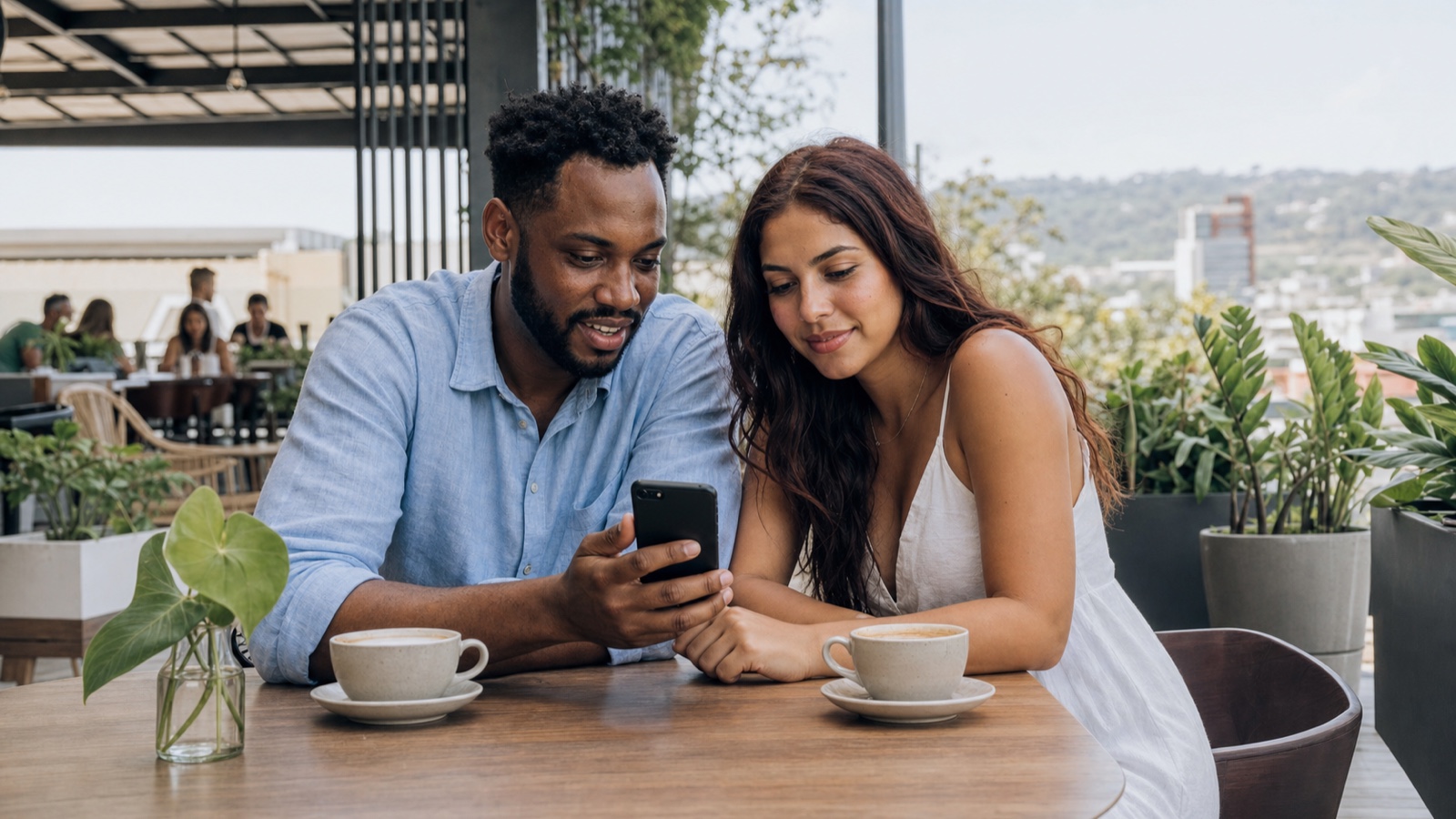 Best Costa Rica Dating Sites for City Life and Beach Trips